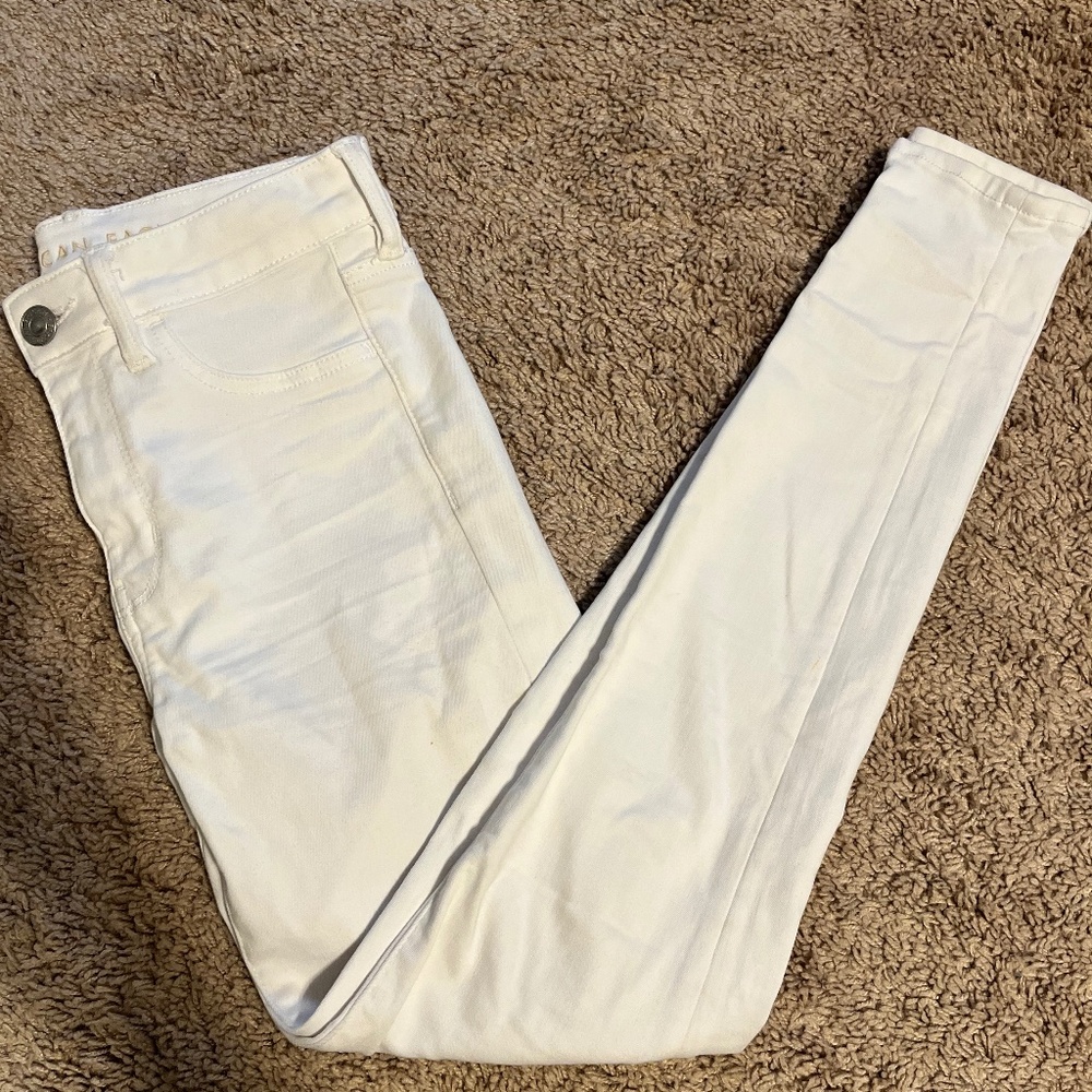 White American Eagle Skinny Jeans
